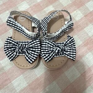 EUC! Wondernation. Black gingham bow sandals.